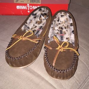 Minnetonka Kayla Slipper